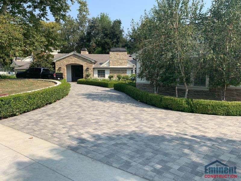 Hidden Hills circular driveway with interlocking pavers